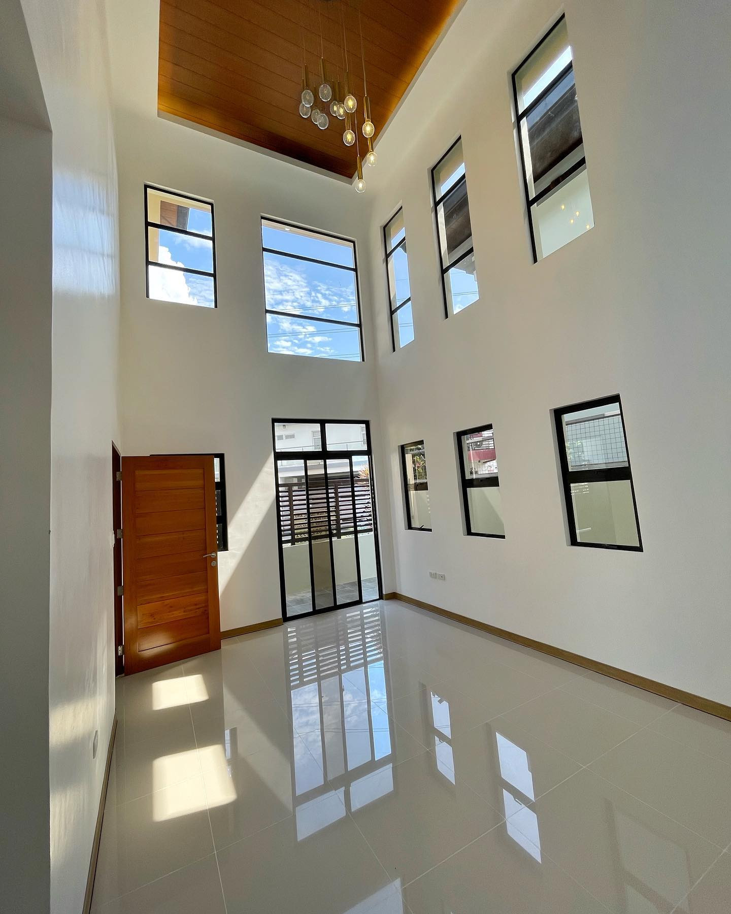 Brand New Modern House for Sale photo 4