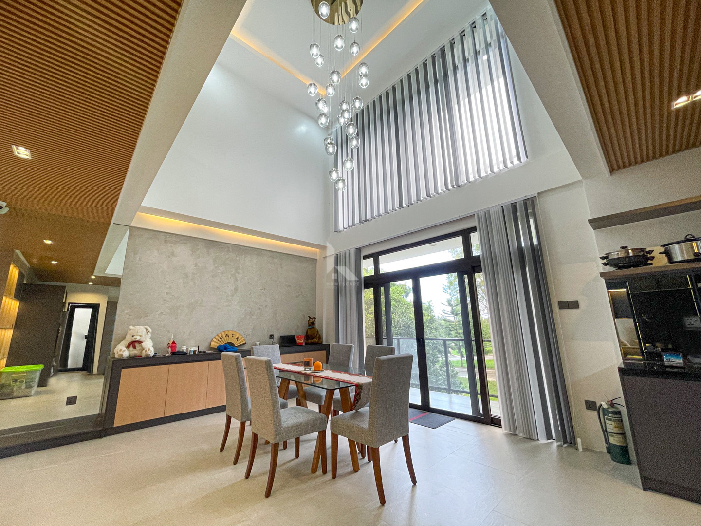 Sophisticated Fully Furnished Vast Modern Asian House and Lot For Sale photo 4