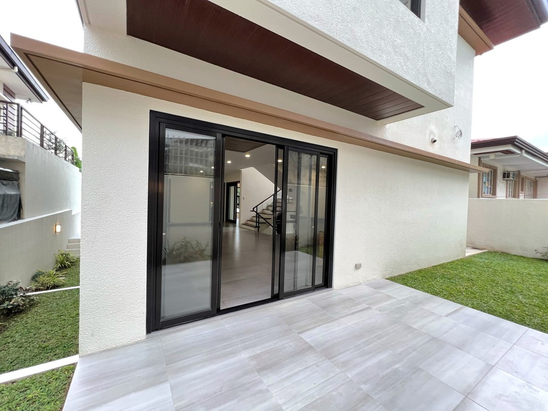 Ultramodern Charming House and Lot for Sale in  Filheights Subdivsion photo 3