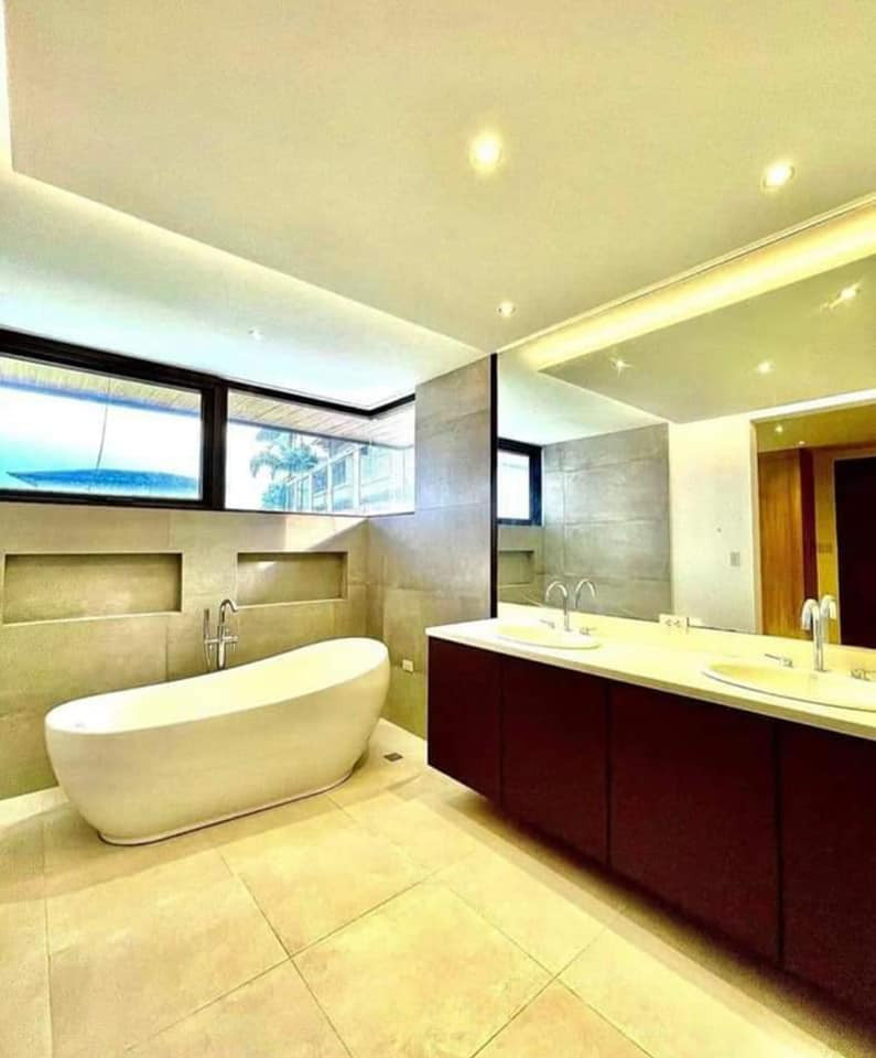 3 STOREY BRAND NEW HOUSE AND LOT FOR SALE TIVOLI ROYALE, OLD BALARA photo 4
