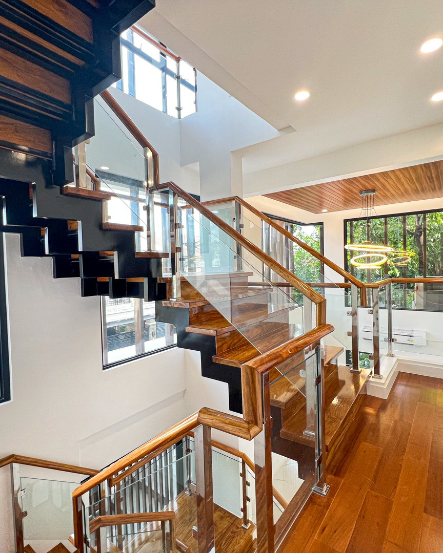 Beautifully Designed 3-Storey Modern Compact Home photo 5