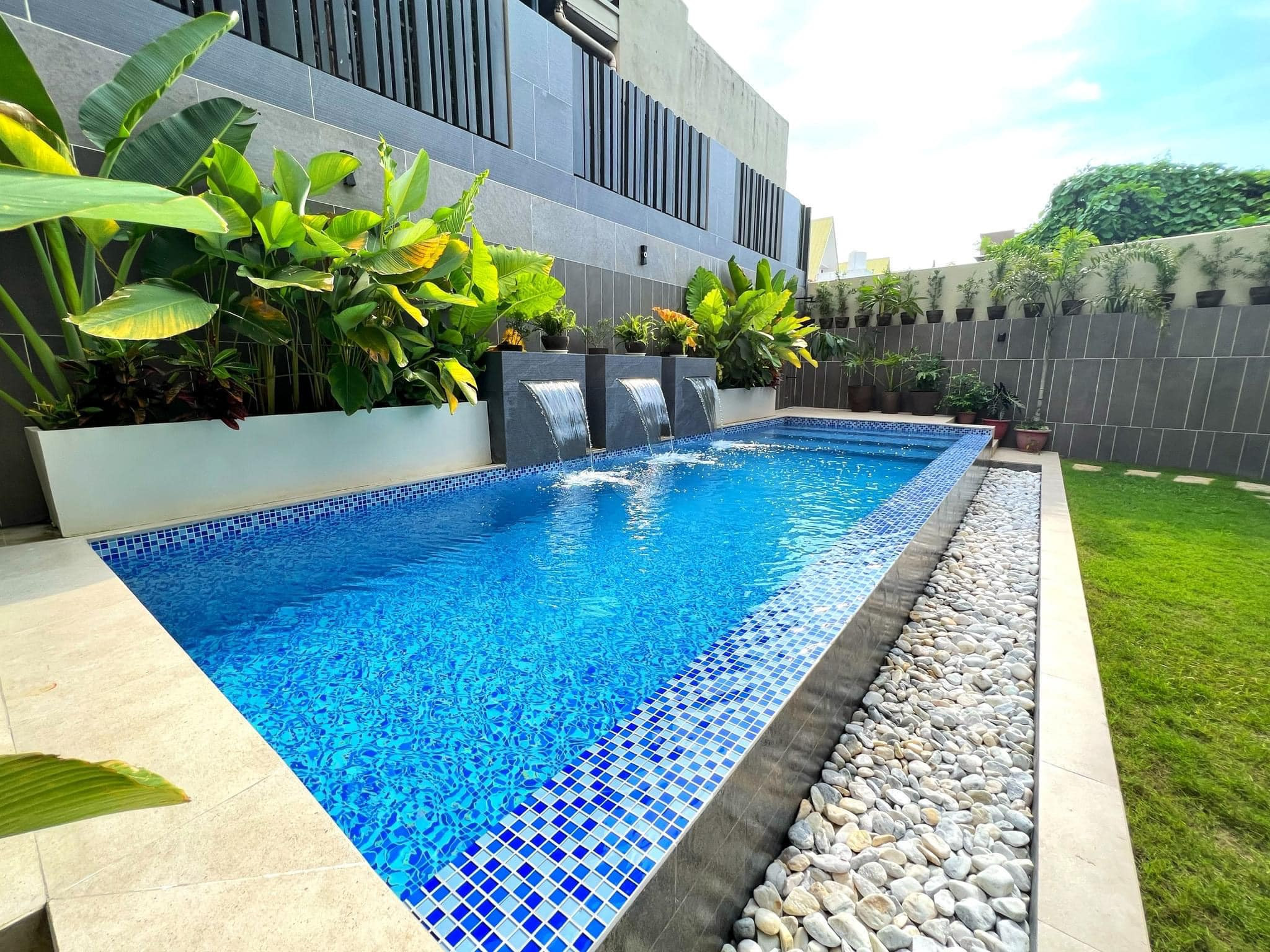 A Statuesque Designer Home in Multinational Village, Parañaque photo 3