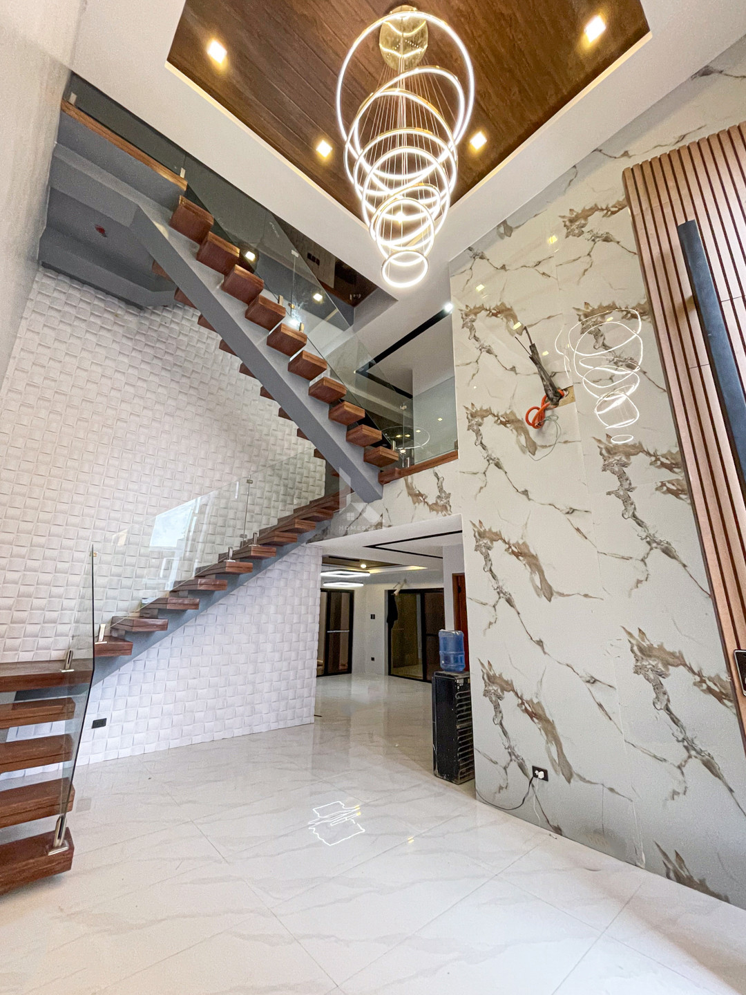 Remarkable Modern Contemporary House and Lot in Greenwoods Executive Village photo 4