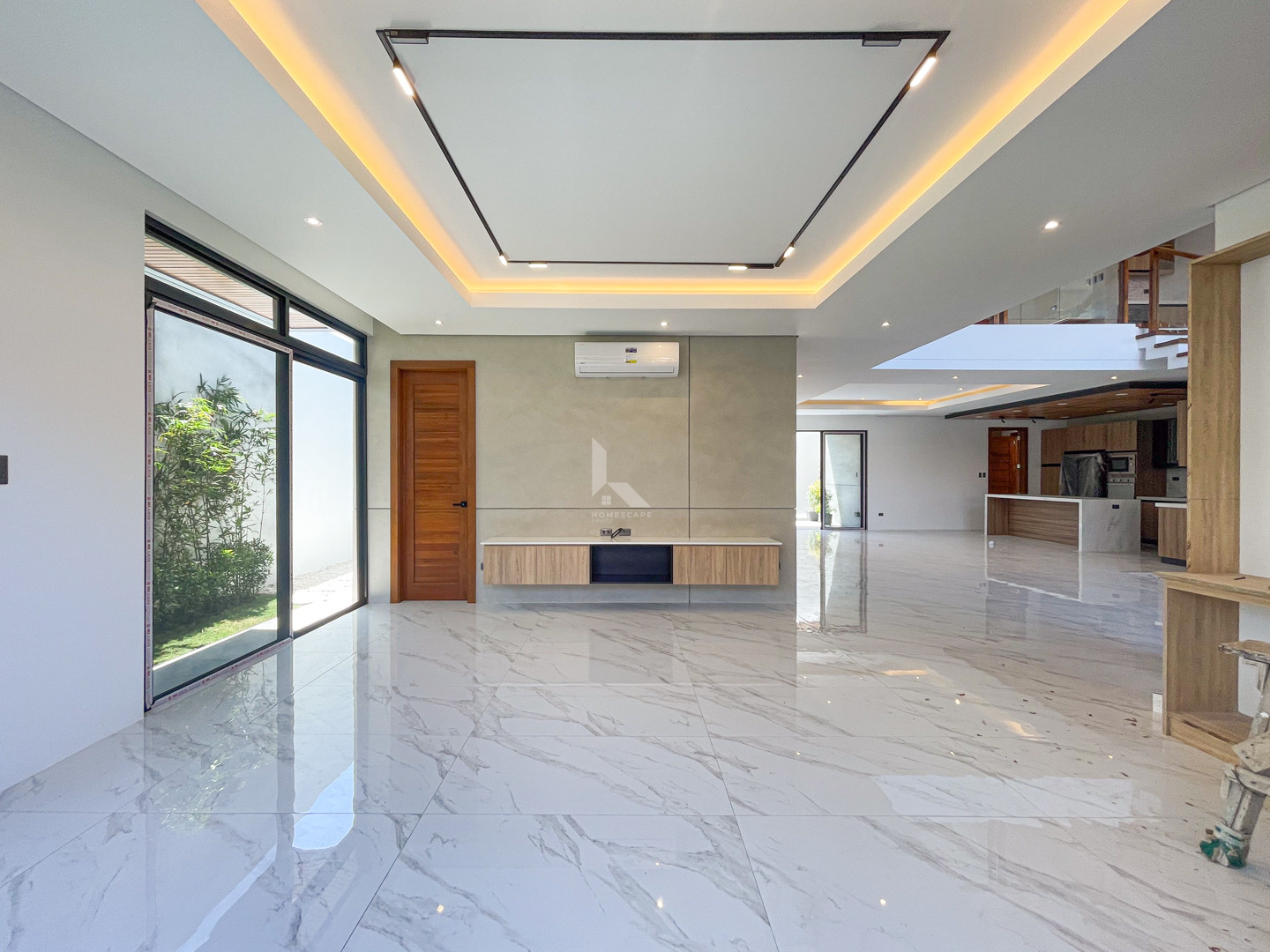 Luxurious Modern Tropical House and Lot For Sale in BF Homes, photo 4