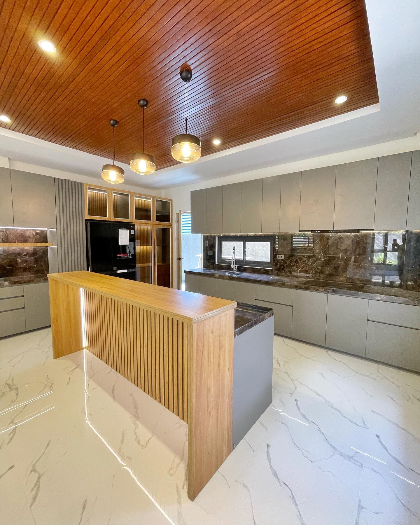 Modern Elegant Luxurious House for Sale in Taytay Rizal photo 5