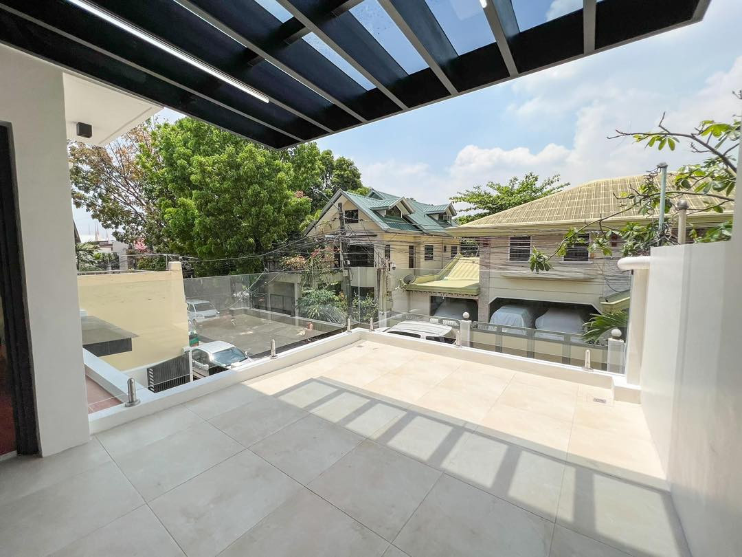 A Contemporary Modern House and Lot for Sale in Quezon City photo 3