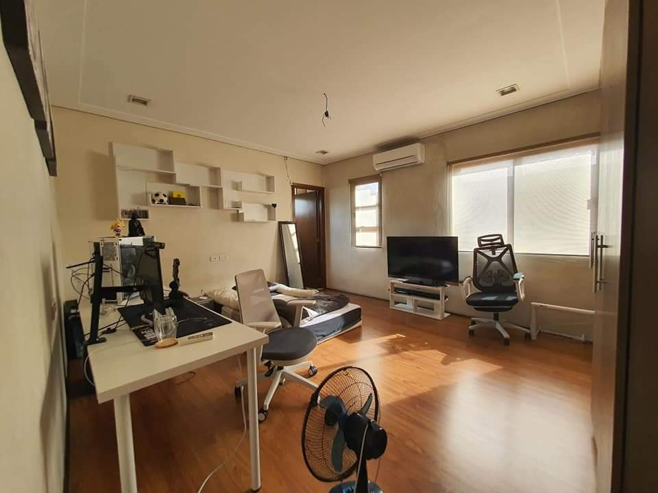 Captivating Stocked House & Lot For Sale in Mandaluyong photo 5
