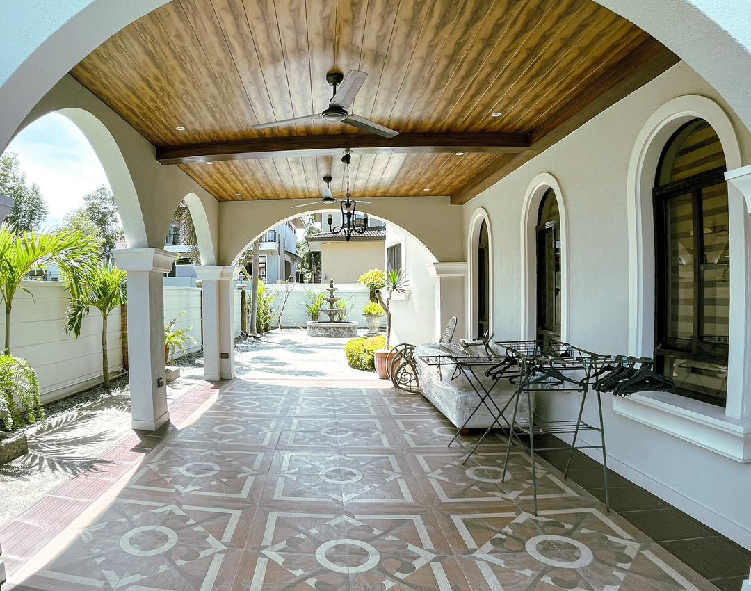 An Outstanding Elegant Home for Sale in Portofino Heights photo 2