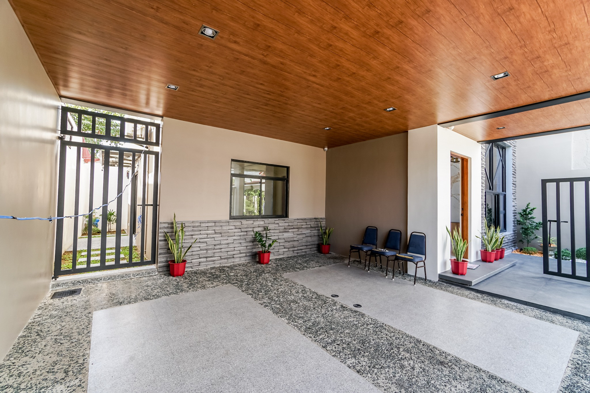2 Storey Modern House and Lot for Sale in BF Resort Village, Las Pinas City photo 2