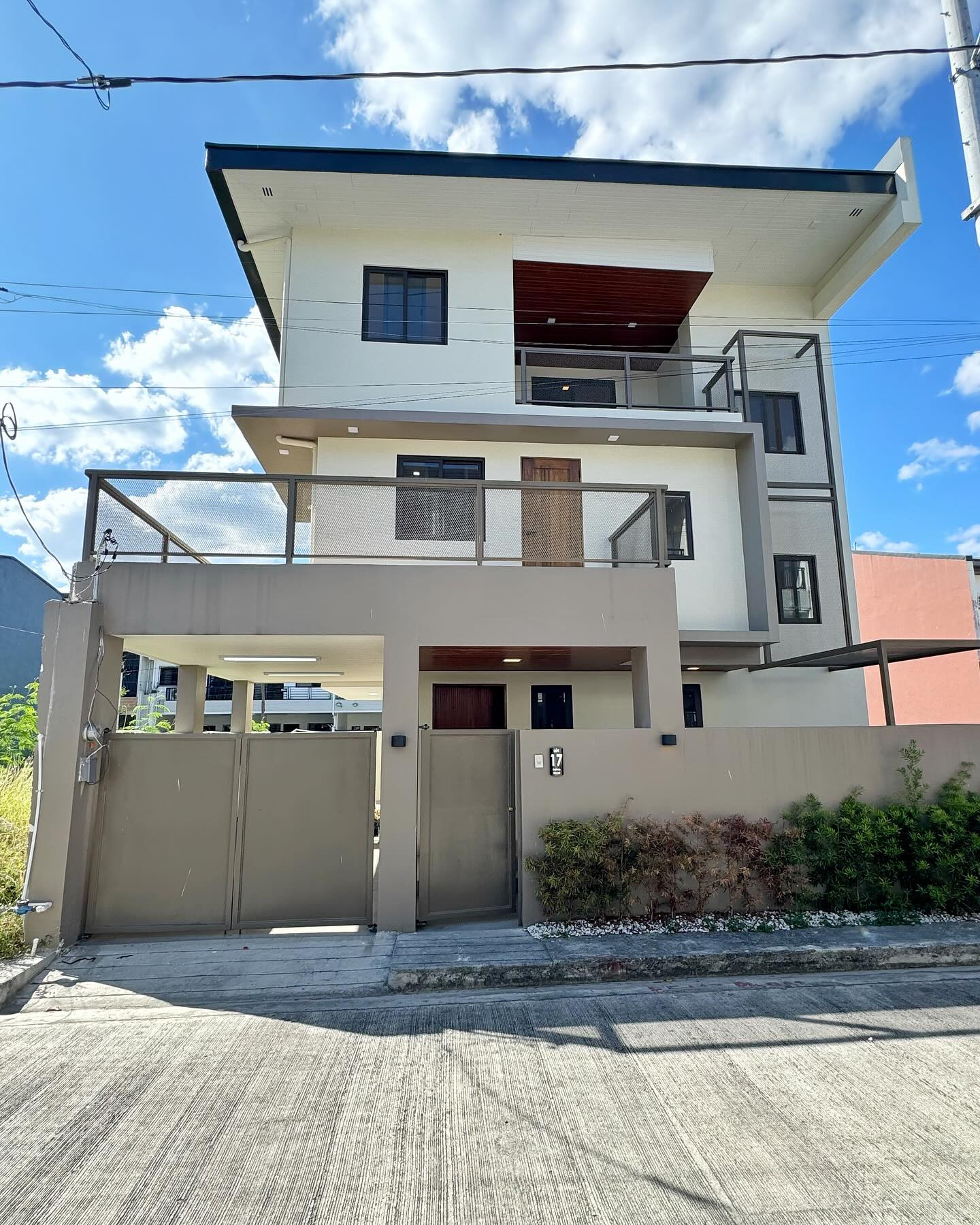 Brand New 7-bedroom House for Sale in Greenwoods Executive Village photo 1