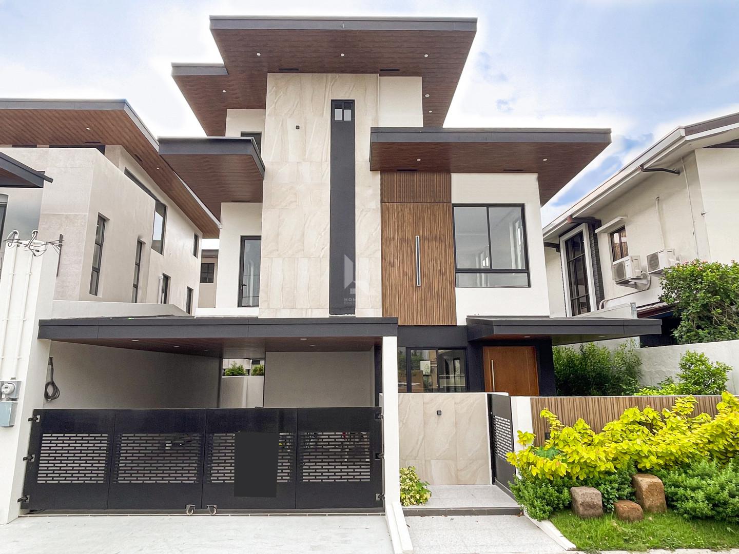 Elegant Modern Contemporary House and Lot photo 1