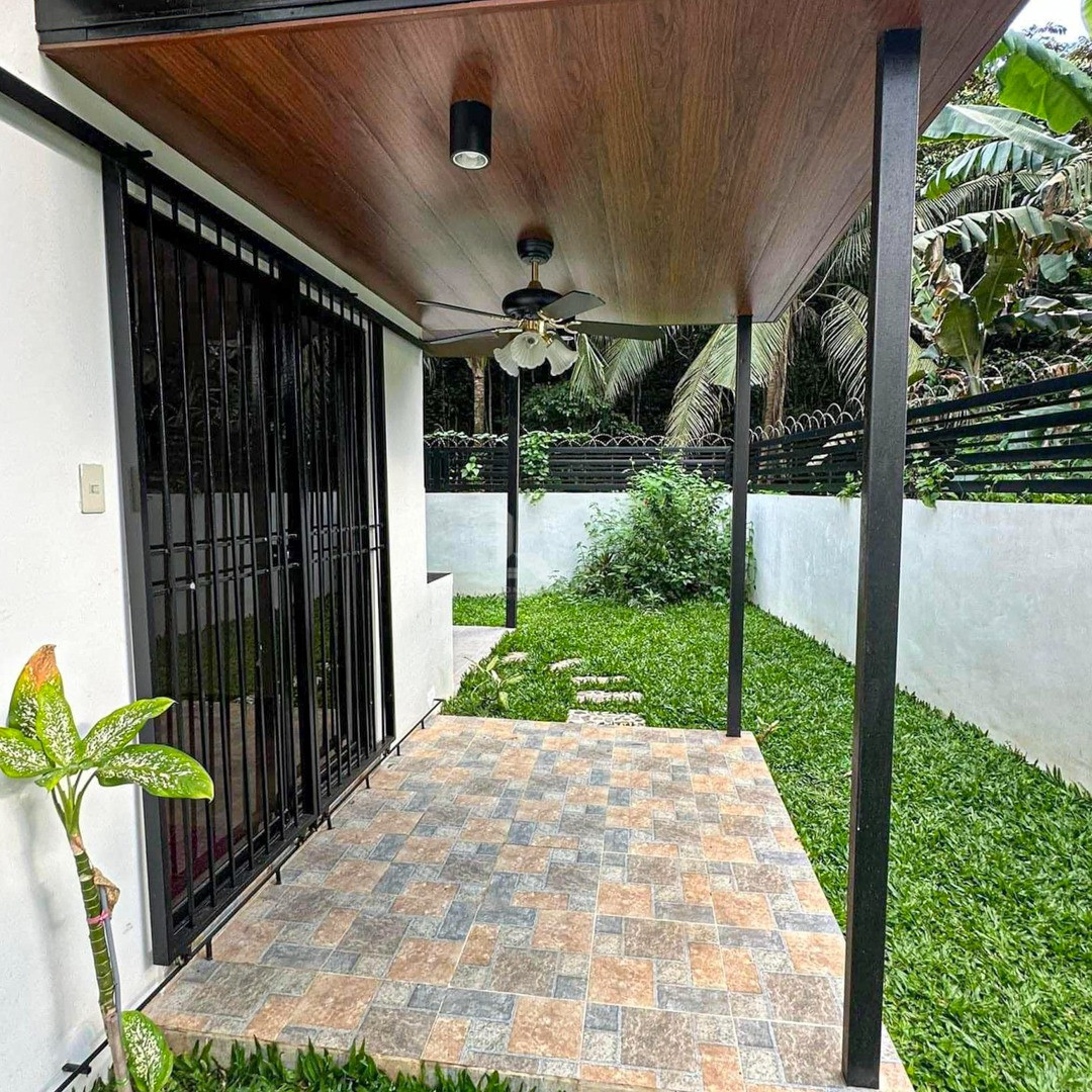 Furnished Modern Contemporary House and Lot For Sale photo 2
