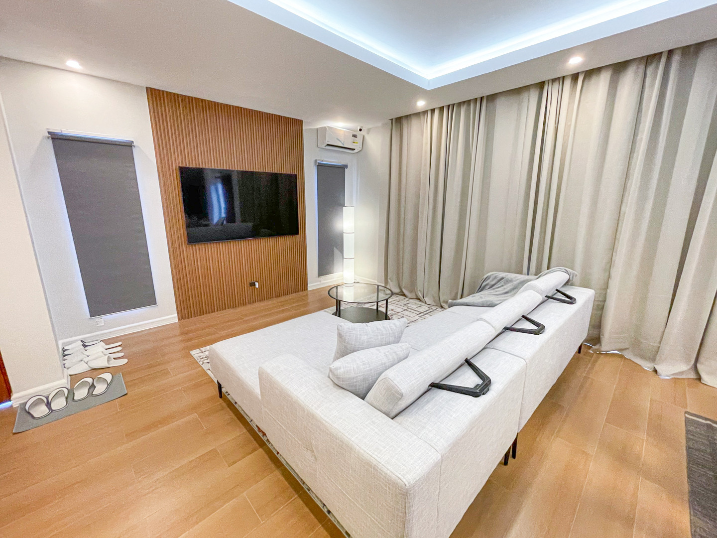 Cozy Fully Furnished Modern Contemporary House and Lot For Sale photo 4