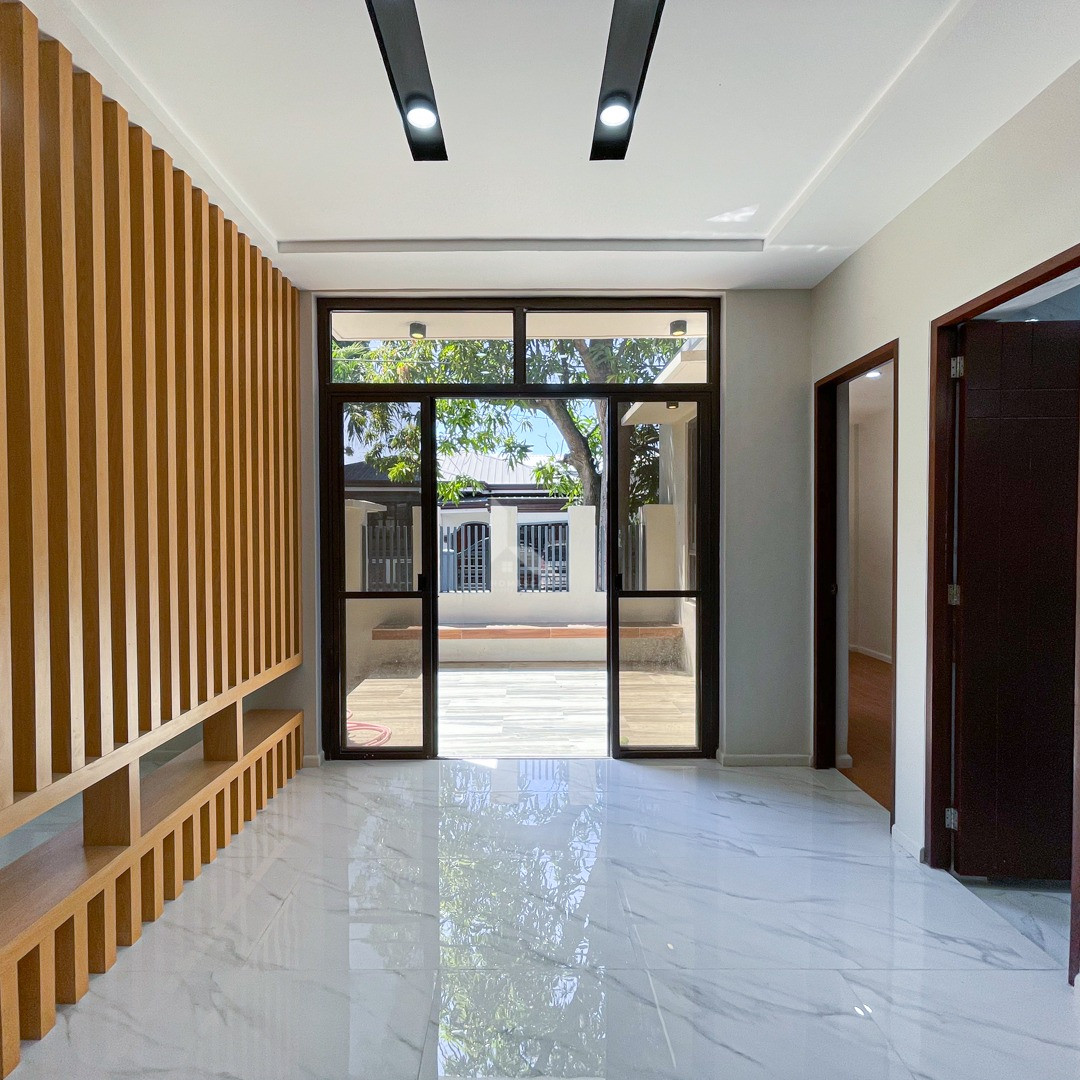 Astounding Modern Contemporary House and Lot For Sale in BF Resort, Las Pinas Ci photo 5