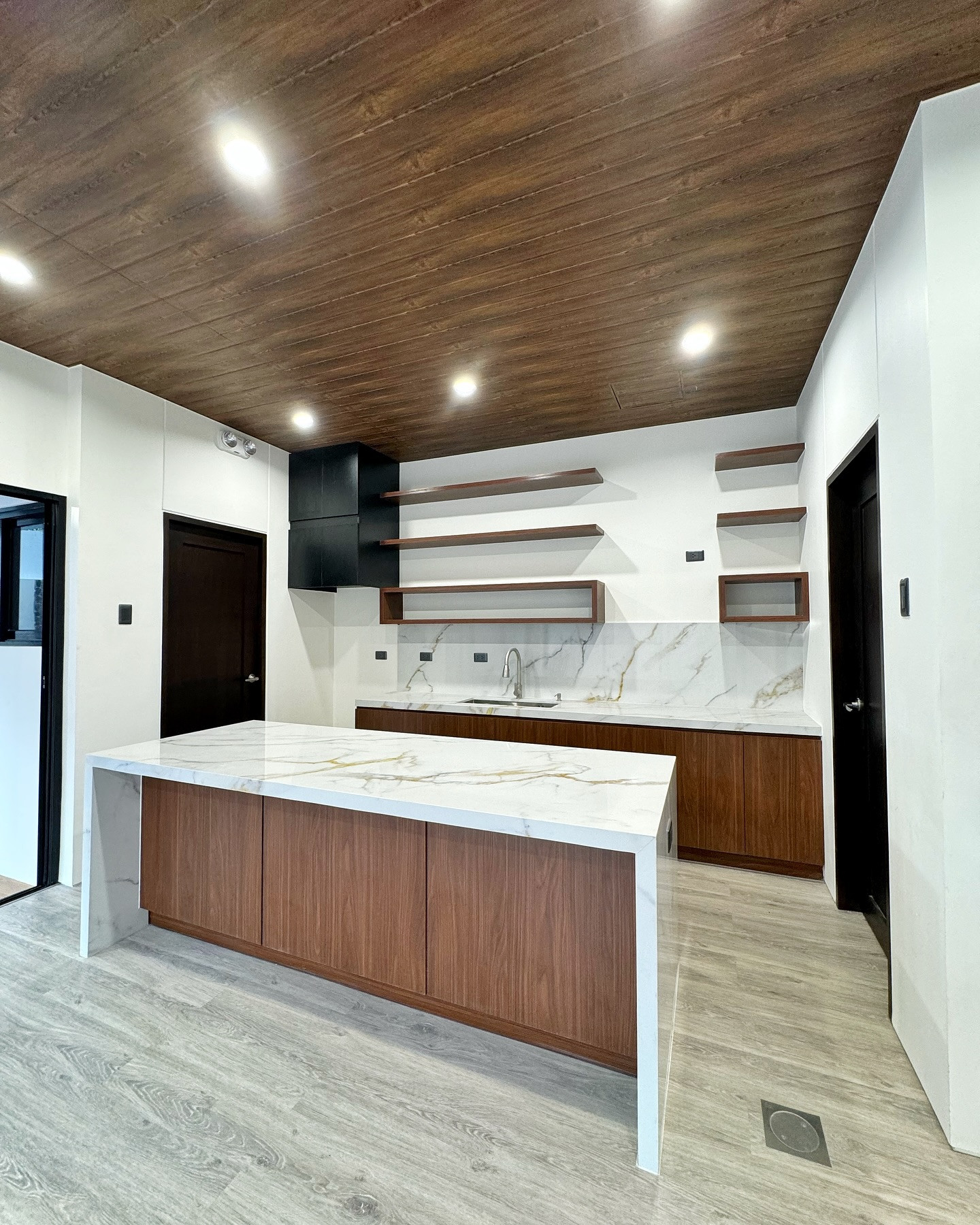 Brand New Modern House for Sale photo 5
