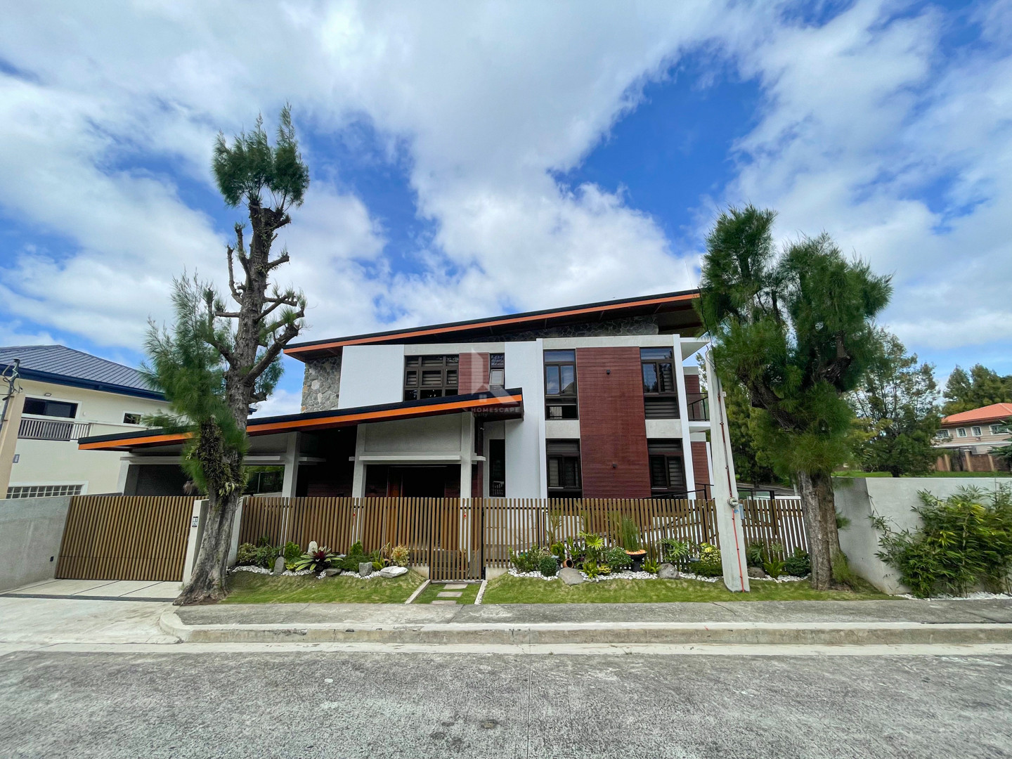 Sophisticated Fully Furnished Vast Modern Asian House and Lot For Sale photo 1