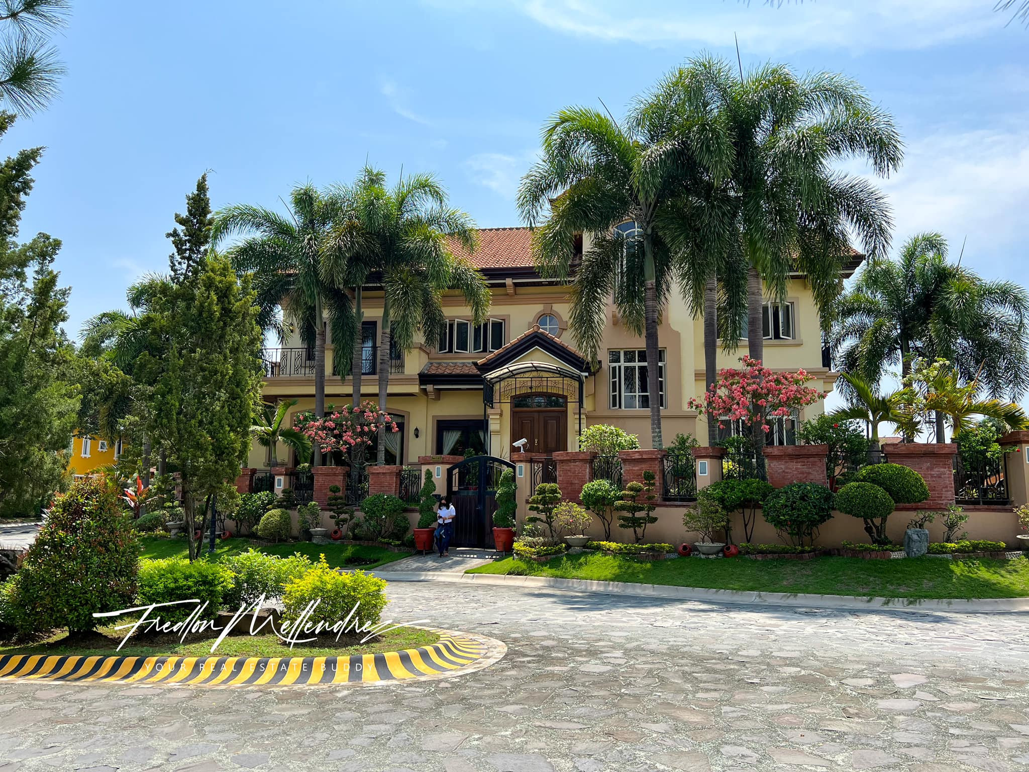 5 Bedroom House and Lot Portofino South, Las Pinas photo 1