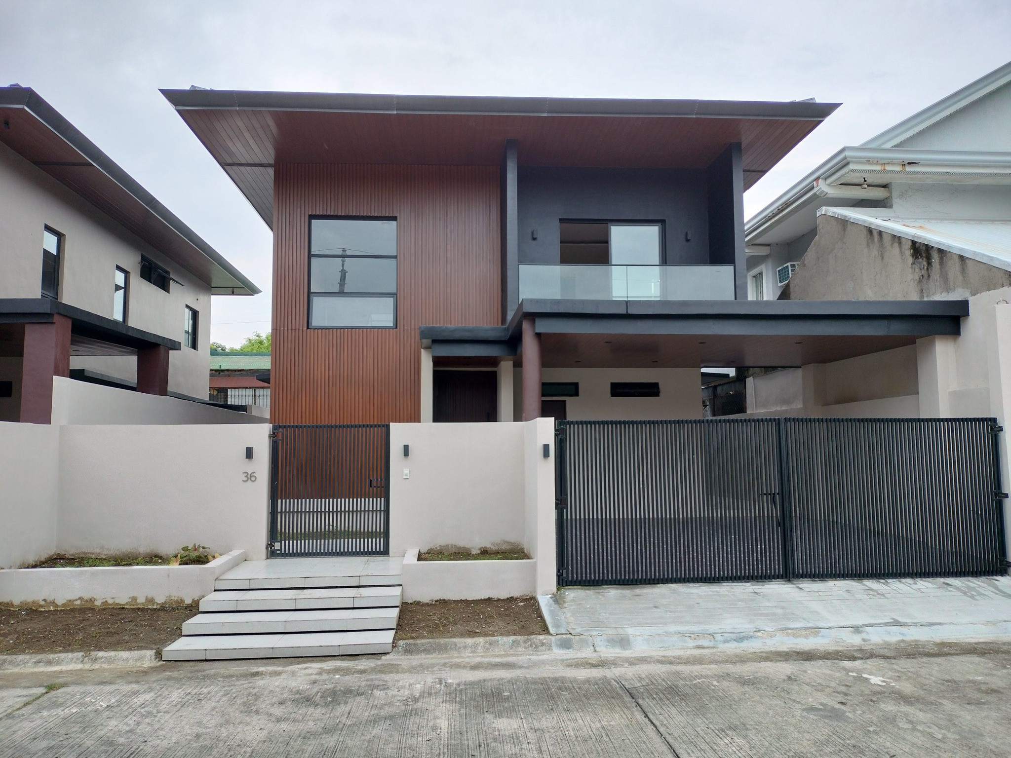 Brand New Striking House for Sale in BF Homes Paranaque photo 1