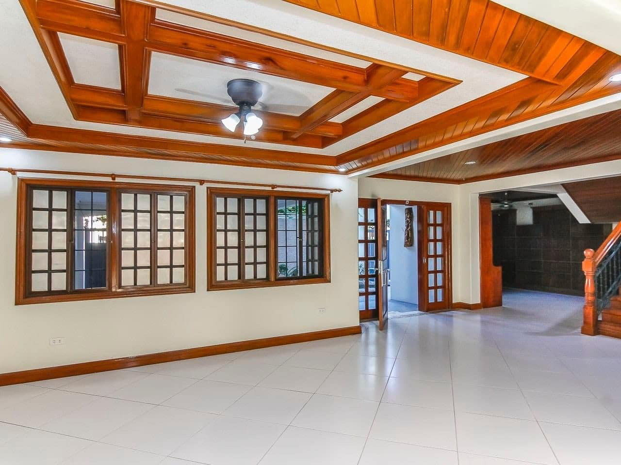 A Gorgeous Manor for Sale in Makati City photo 5