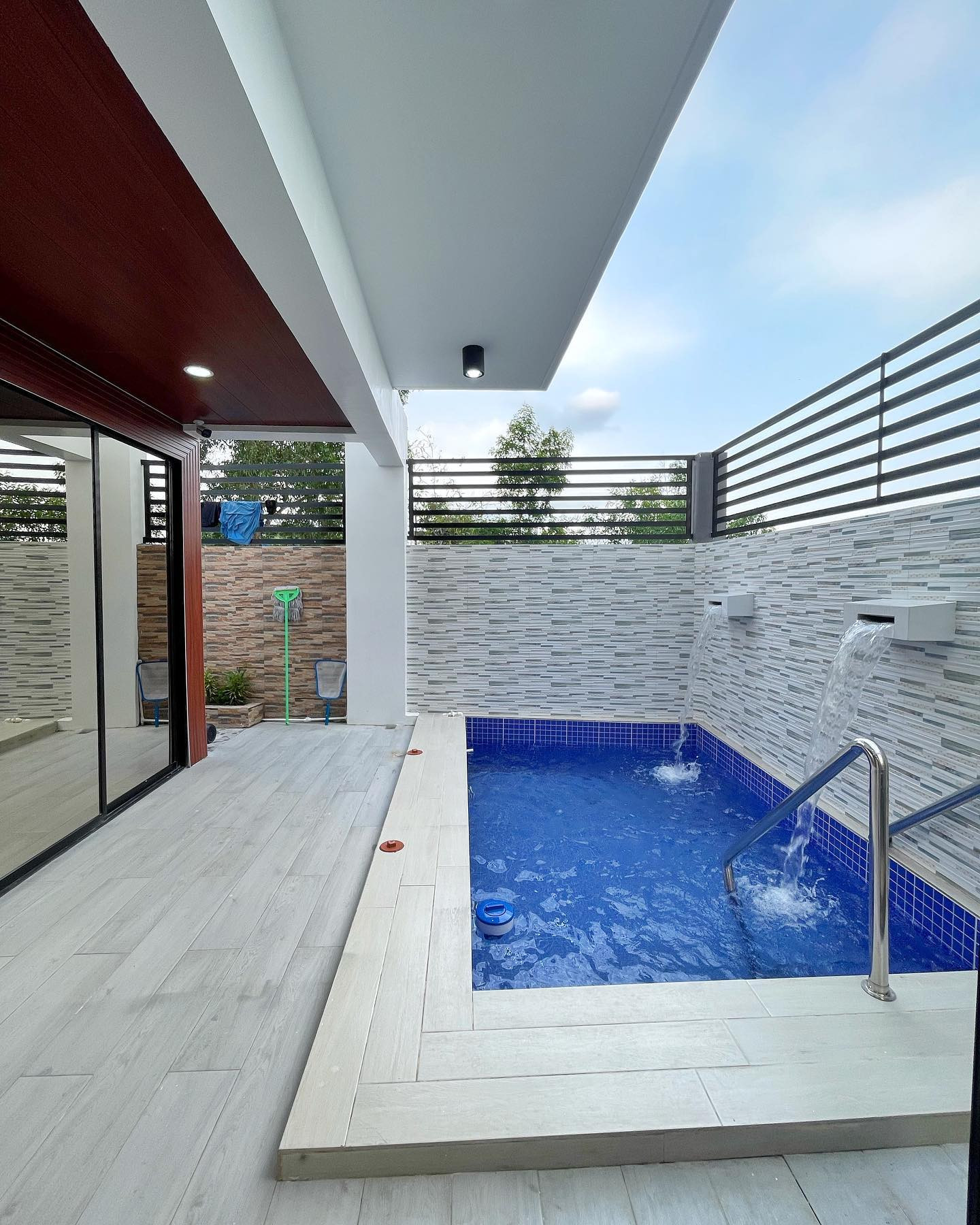 Brand New Fully Furnished Modern House and Lot for Sale photo 4