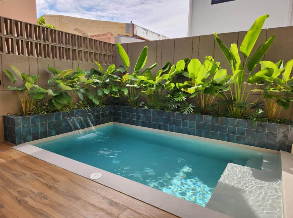 Own this Contemporary Brand-New Hous photo 3