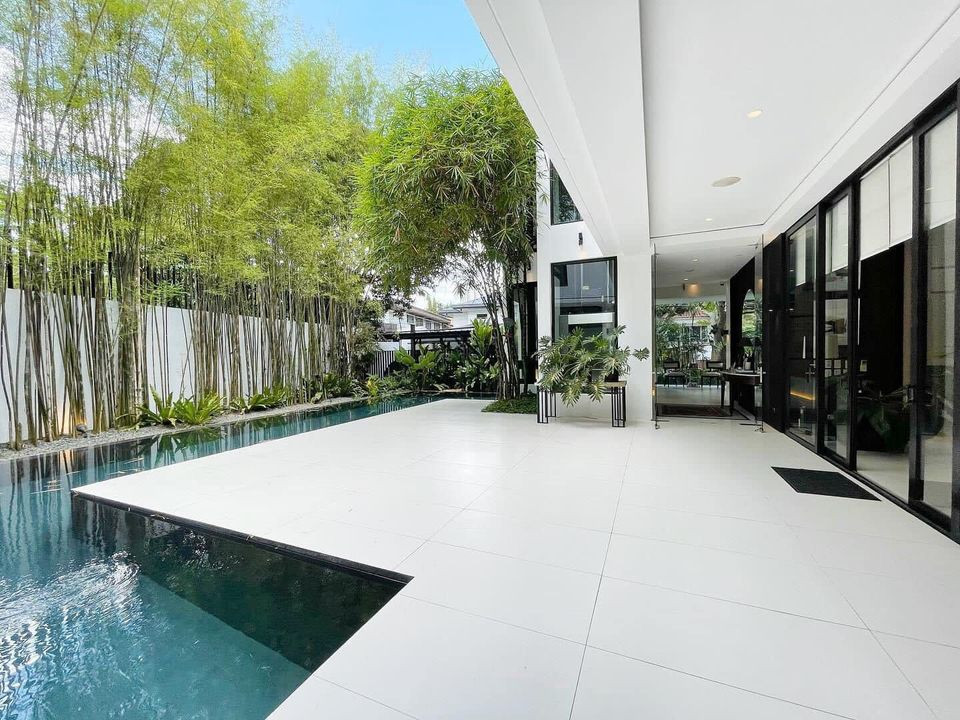 Modern Luxury House and Lot For Sale photo 5