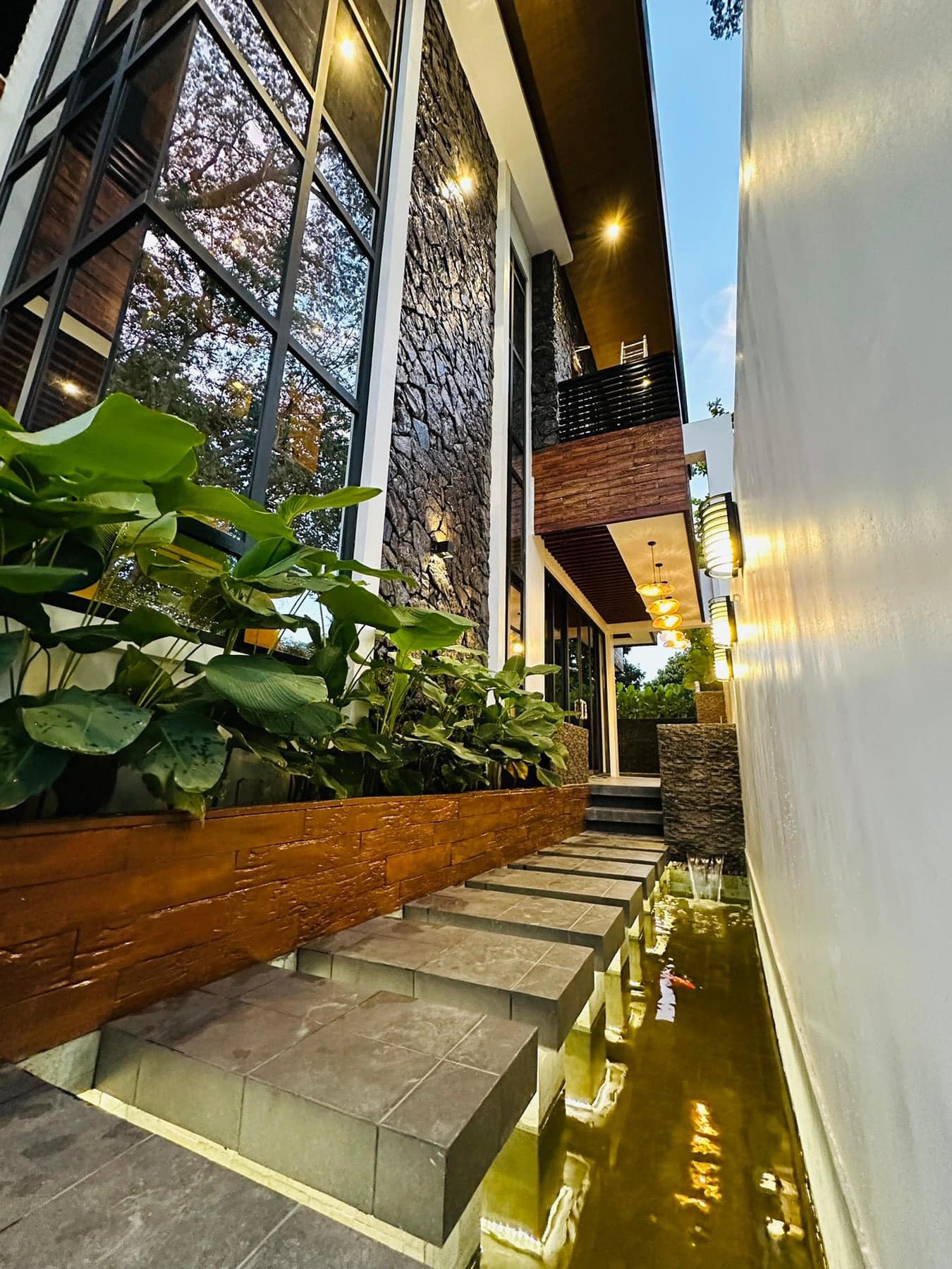 An Enchanting 5 Bedroom Home for Sale in Filinvest 2 photo 3