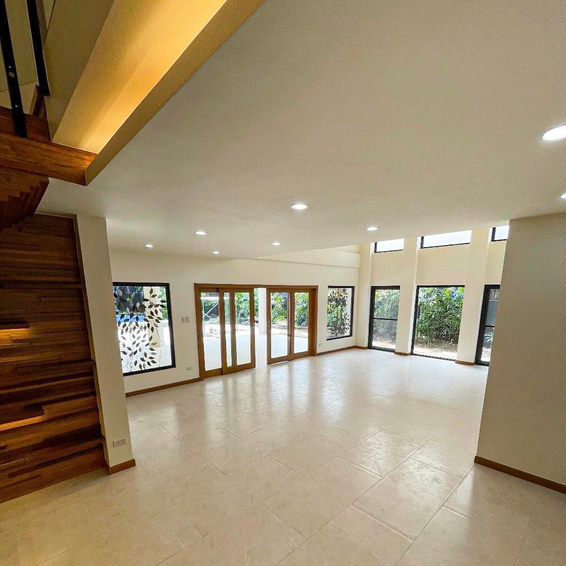 2 Storey Modern House and Lot for Sale in Ayala Alabang, Muntinlupa City photo 4