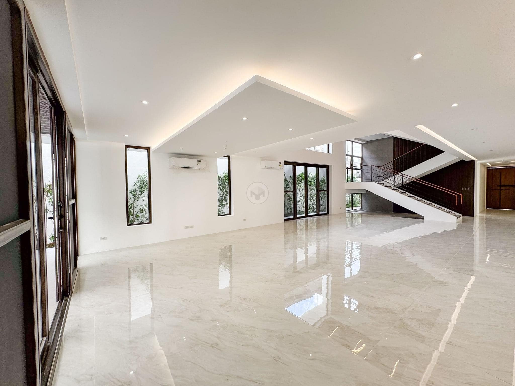 An Elegant 7 Bedroom House and Lot for Sale in Mira Nila Subdivision photo 4
