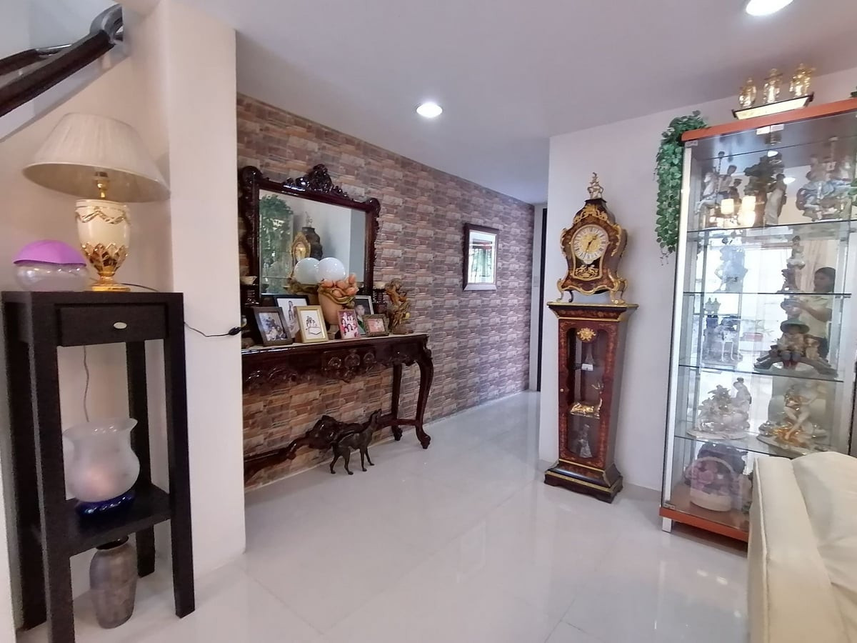 5BR/4Ba Detached Home In Citadella Village Las Piñas photo 3