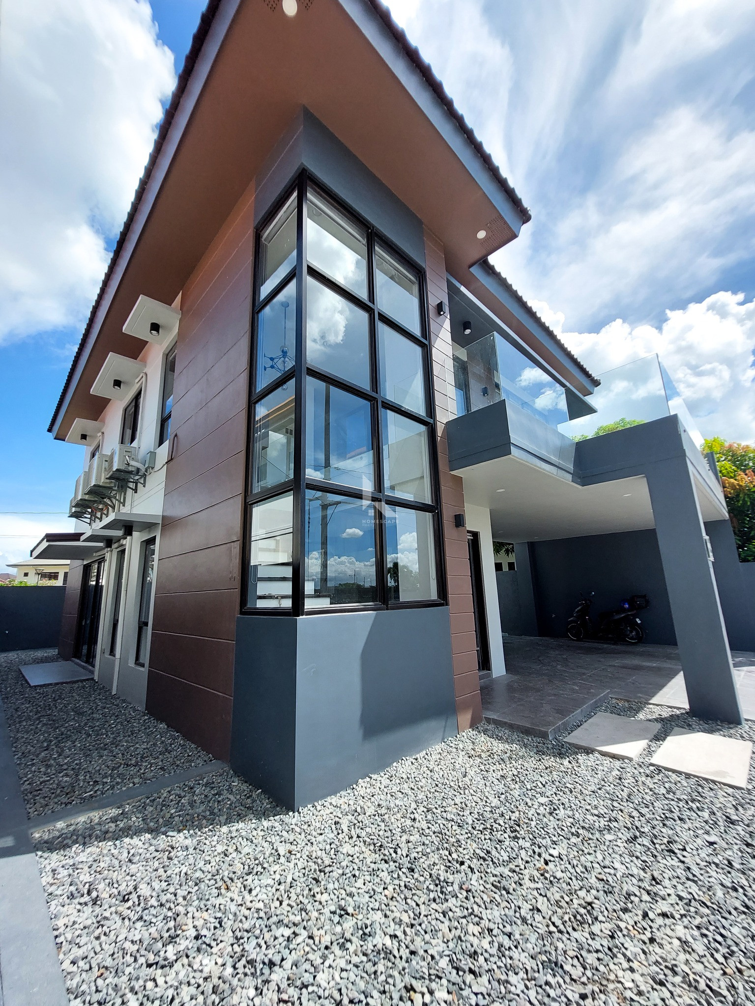 Industrial Modern House and Lot for Sale in Verdana Mamplasan, Biñan Laguna photo 2