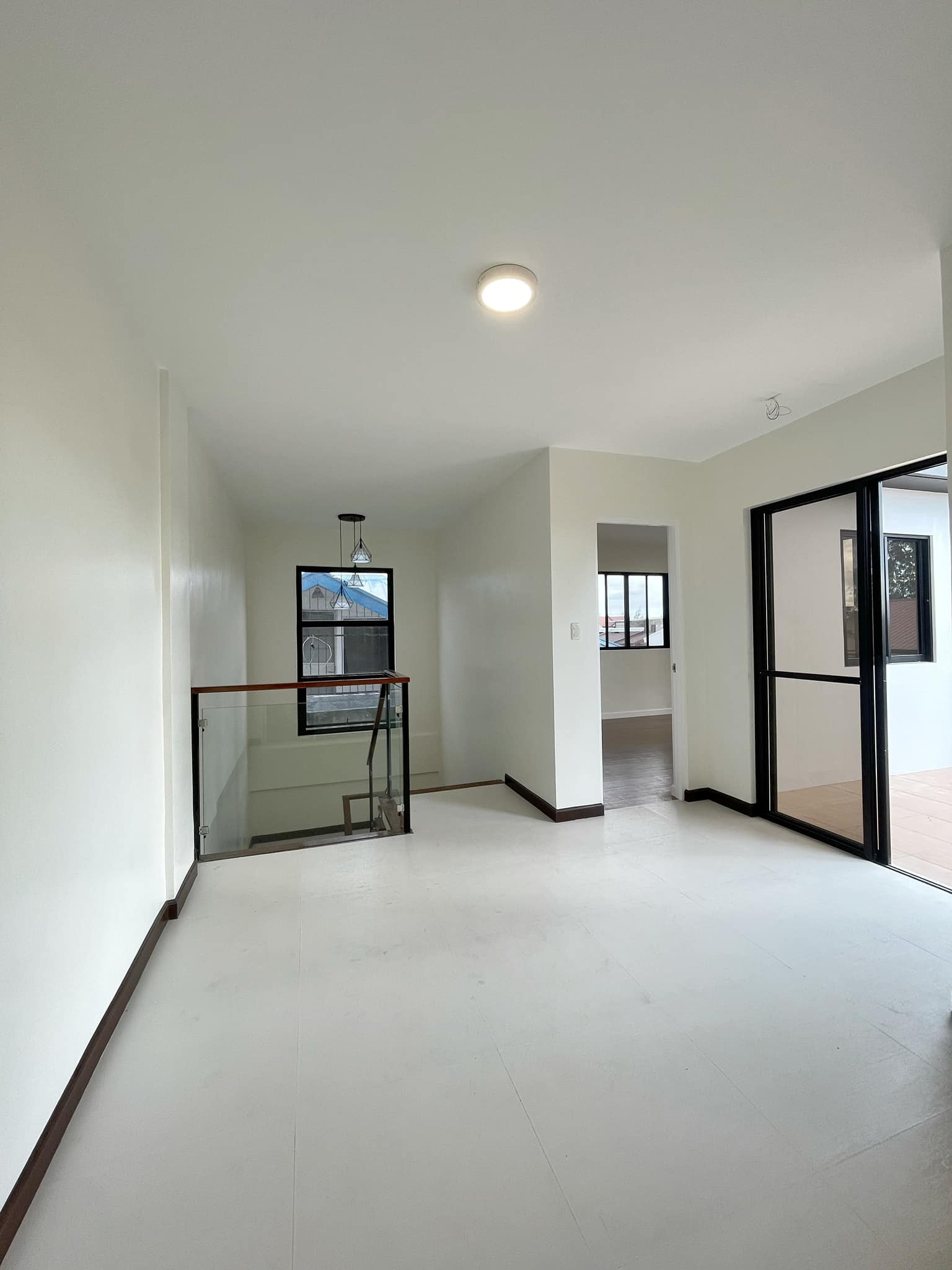 Brand New Modern 3-Storey House for Sale photo 5