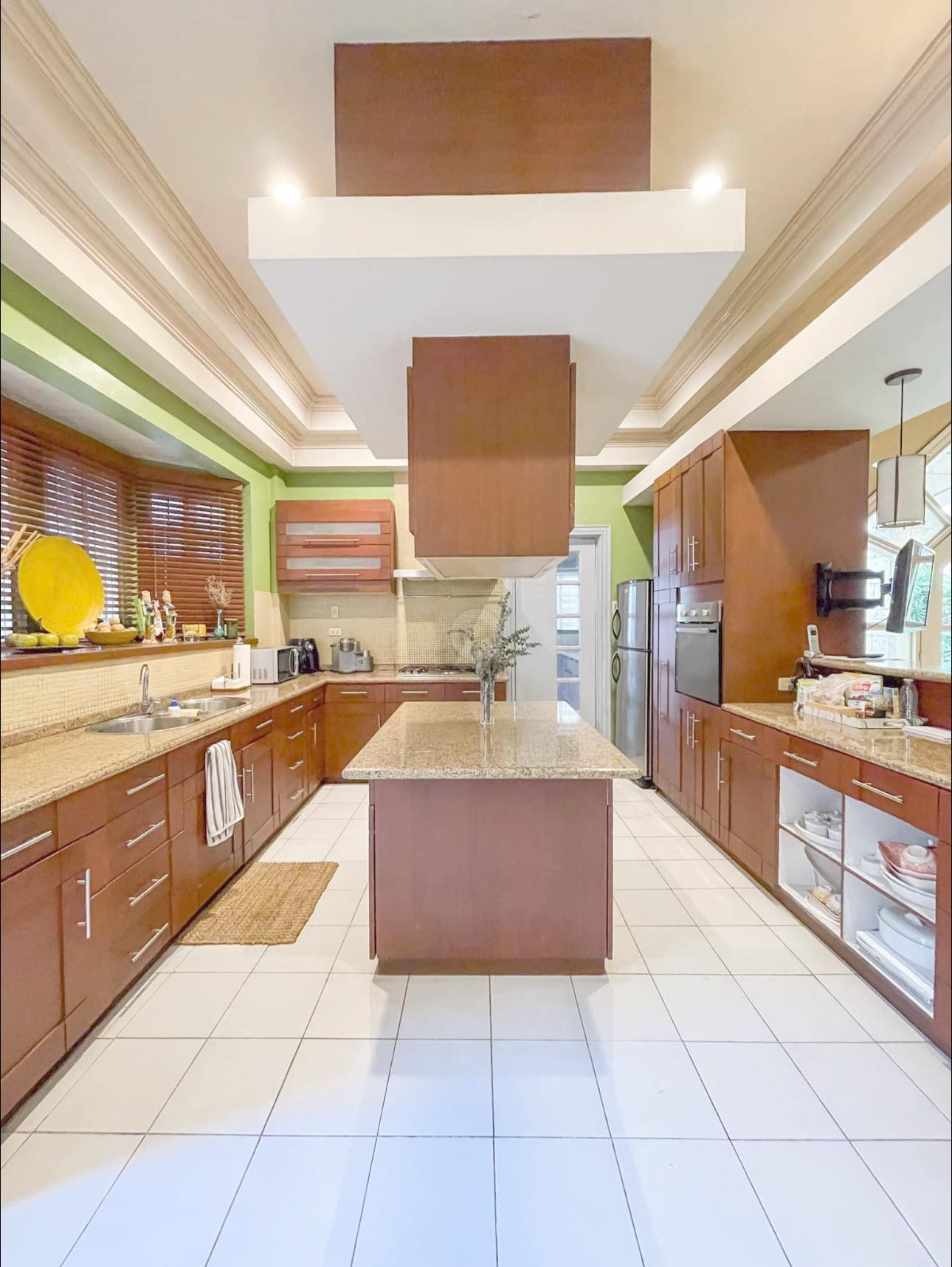 Majestic 4-Bedroom House for Sale in Loyola Heights Diliman photo 4