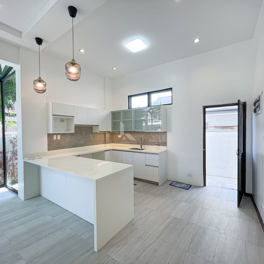 Gorgeous Brand New Modern Corner Lot House For Sale photo 4
