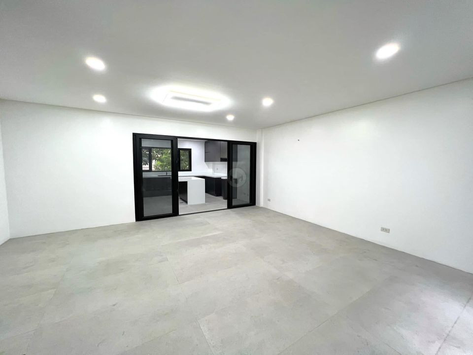Modern 5BR Townhouse in UP Village, Quezon City photo 4