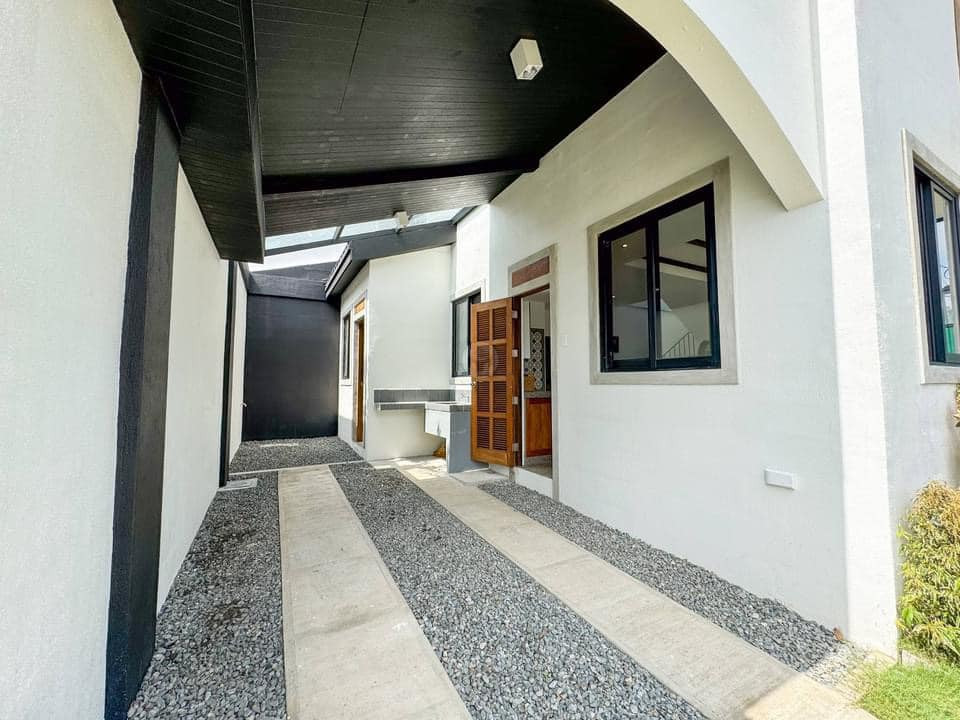 A Splendid 4 Bedroom Home for Sale in Nuvali, Laguna photo 2