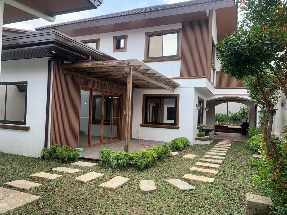 TWO STOREY HOUSE AND LOT FOR SALE! photo 2