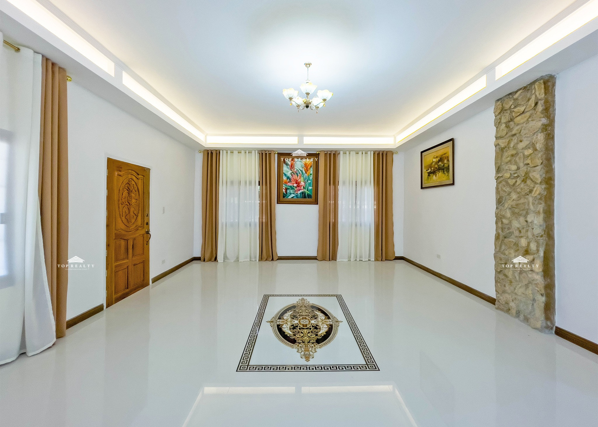 Prime Triple Corner Lot House for Sale in Foggy Heights, Tagaytay-Cavite photo 1