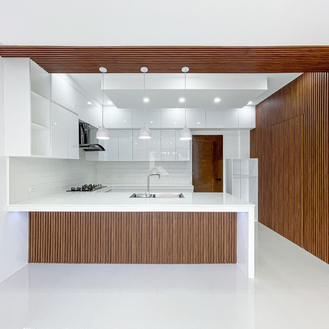Impeccable Modern Tropical House and Lot with Swimming Pool For Sale photo 4