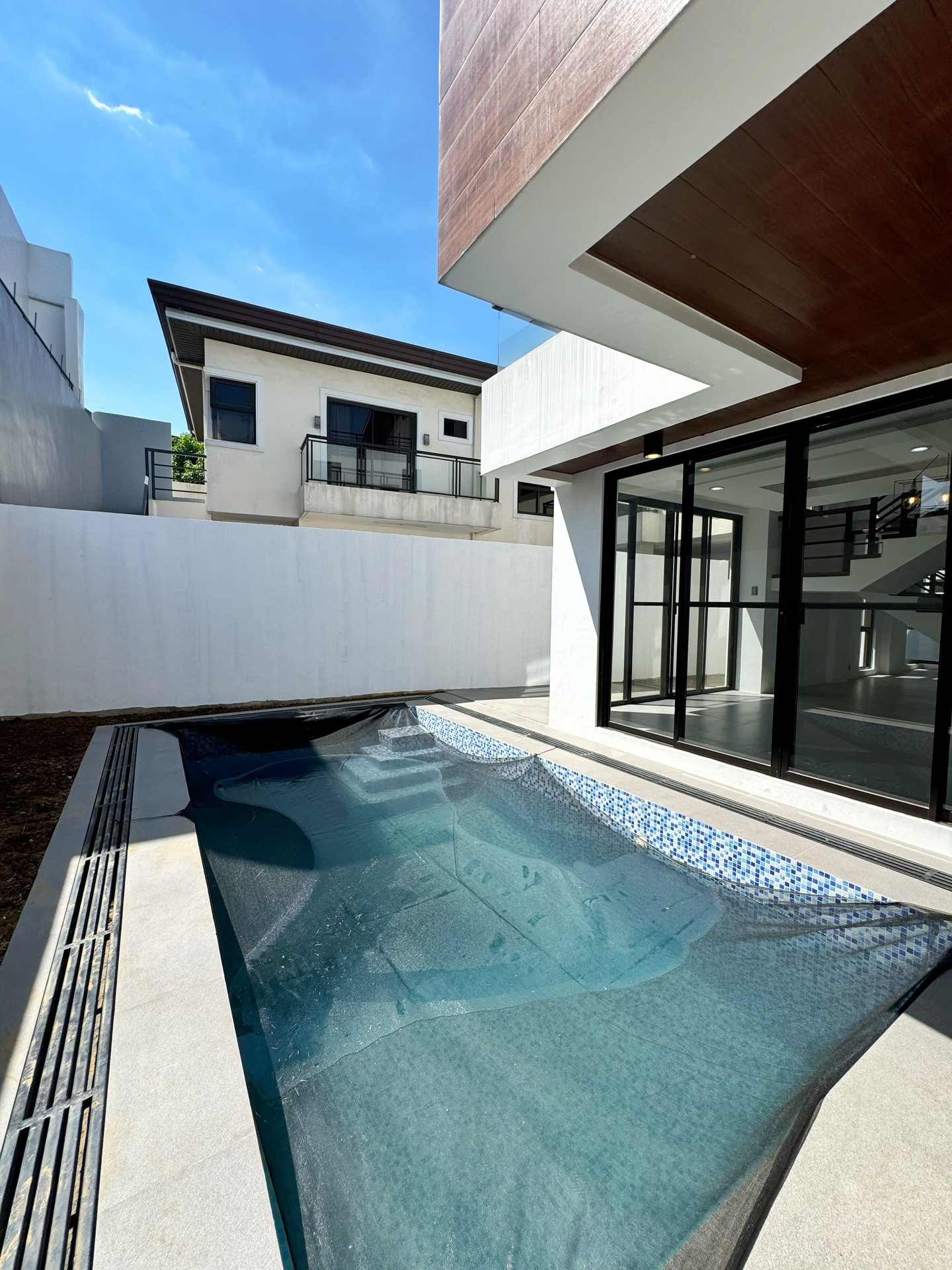 Brand New Modern House for Sale w/ Pool photo 2