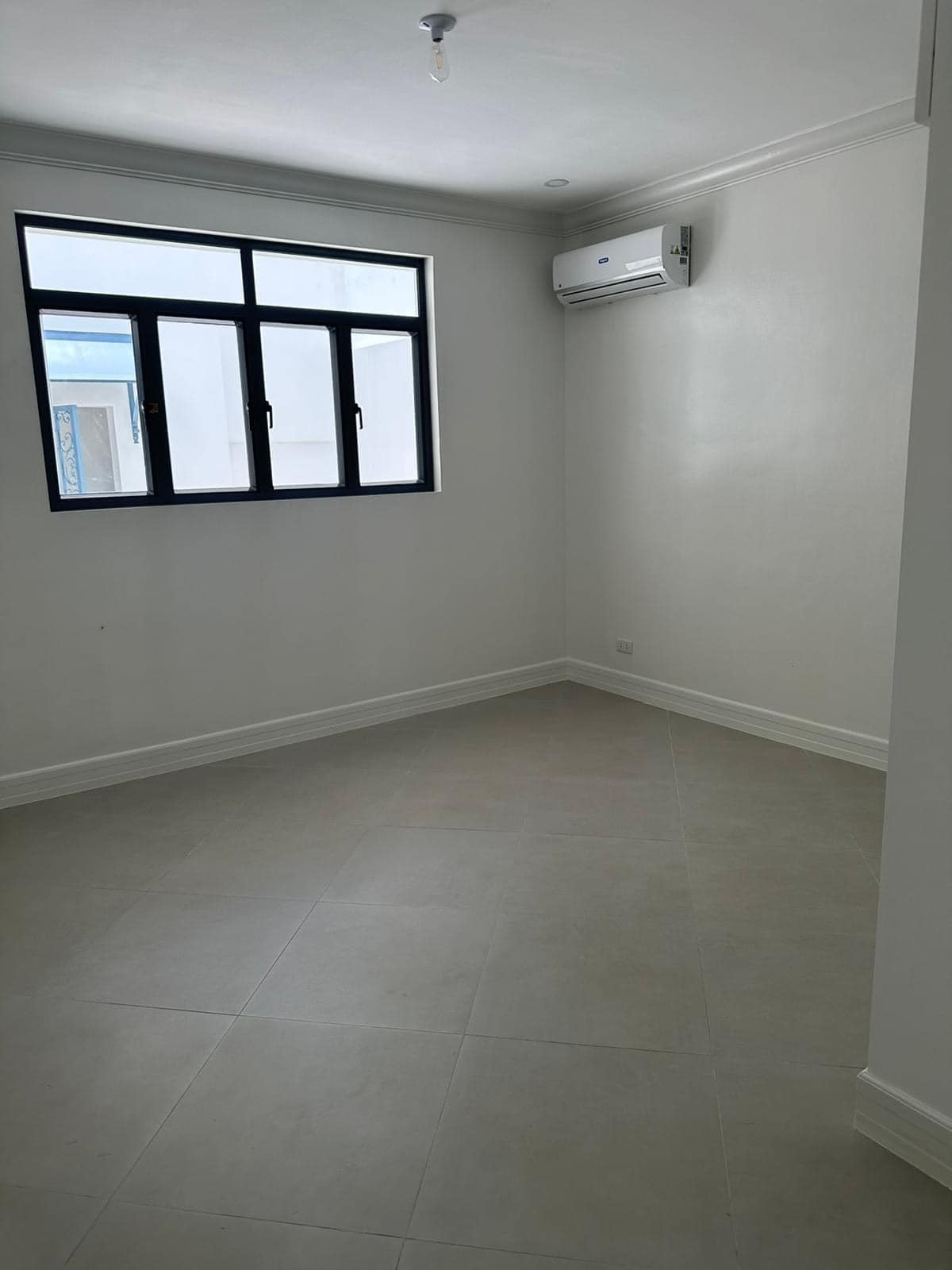 A Stunning 3 Bedroom House and Lot for Sale in Parañaque City photo 5