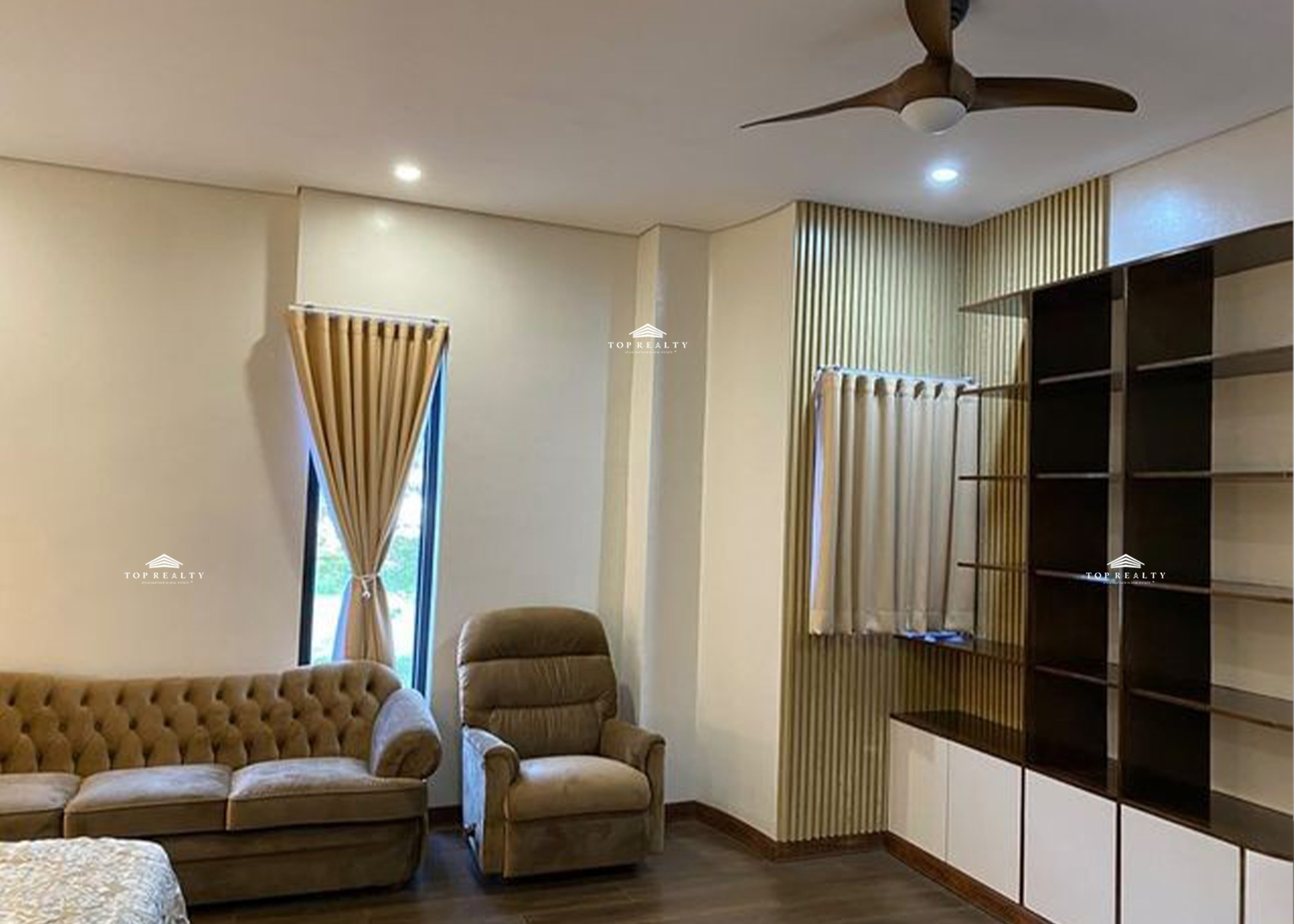 2-Storey House and Lot for Sale in Orchard Golf and Country Club, Cavite photo 2