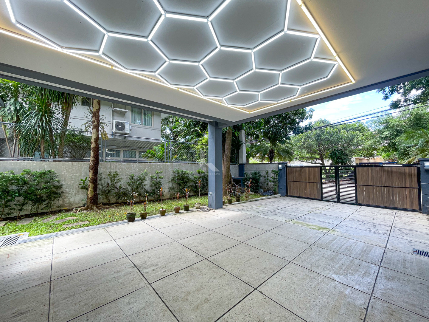 Fully Furnished Modern Smart Home in Ayala Alabang Village photo 2