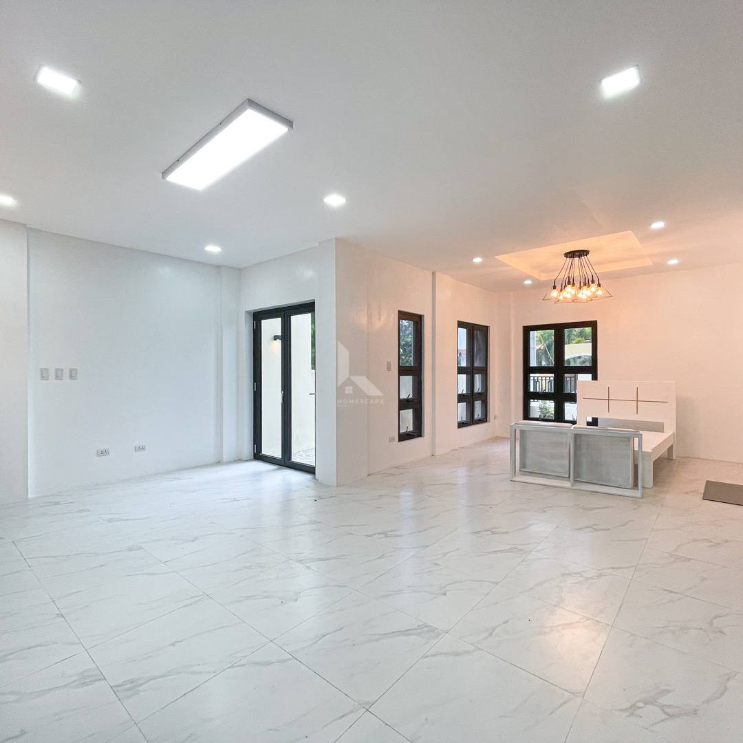 Sophisticated Modern House and Lot For Sale photo 2