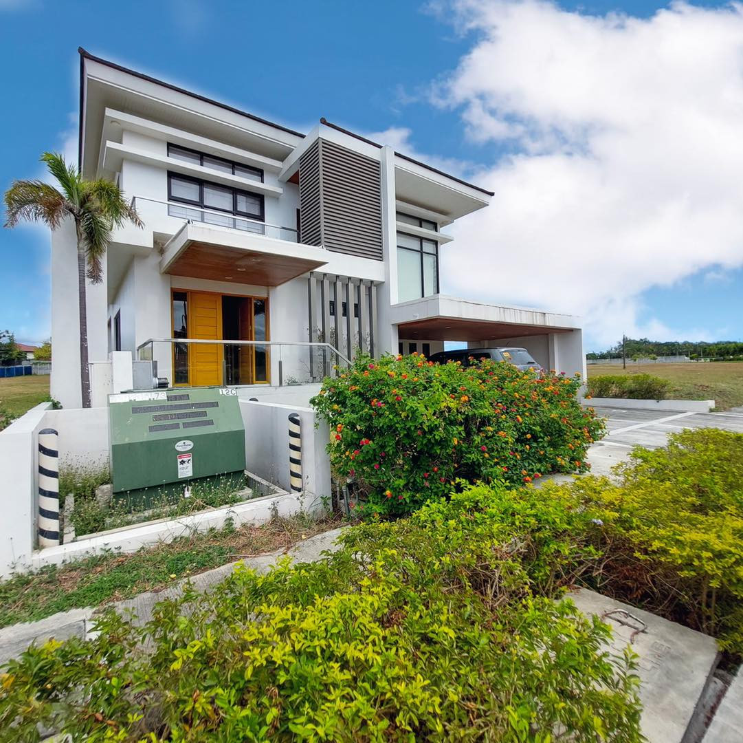 Fully-furnished Modern Home for sale in Alabang West, Daang Hari, Las Piñas City photo 2