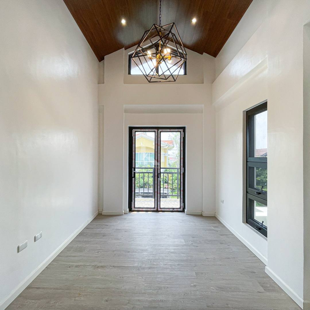 Sophisticated Modern House and Lot For Sale photo 5