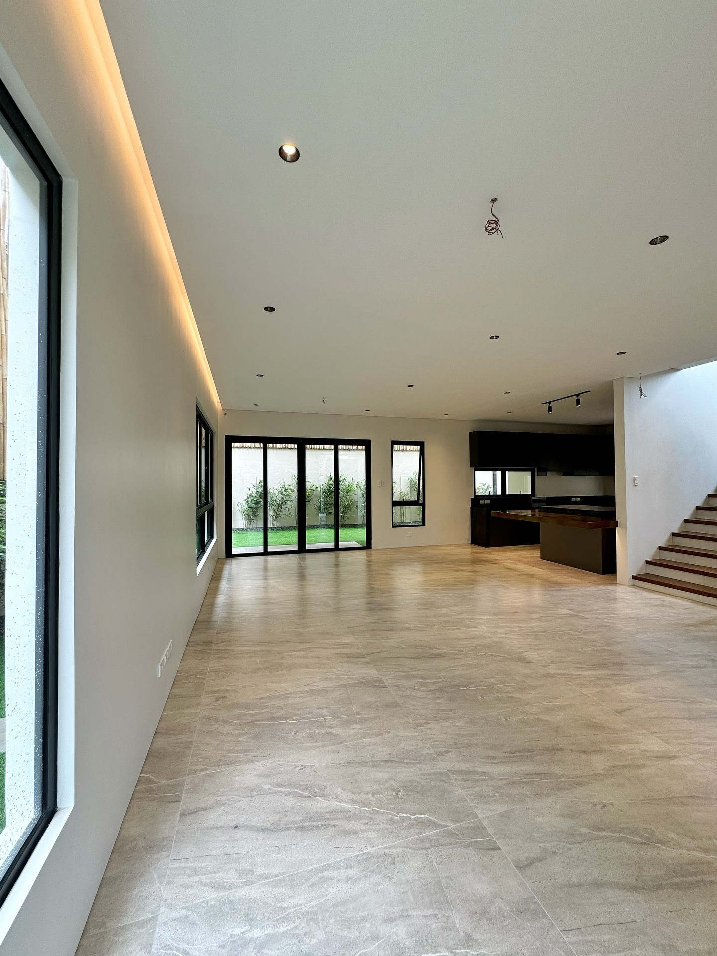Brand New Modern House for Sale in BF Homes photo 4
