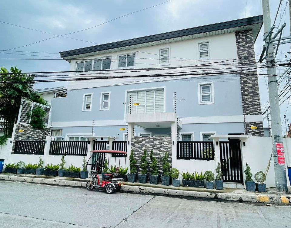 Fully furnished House For Sale In Greenwoods Exec Village Pasig photo 1