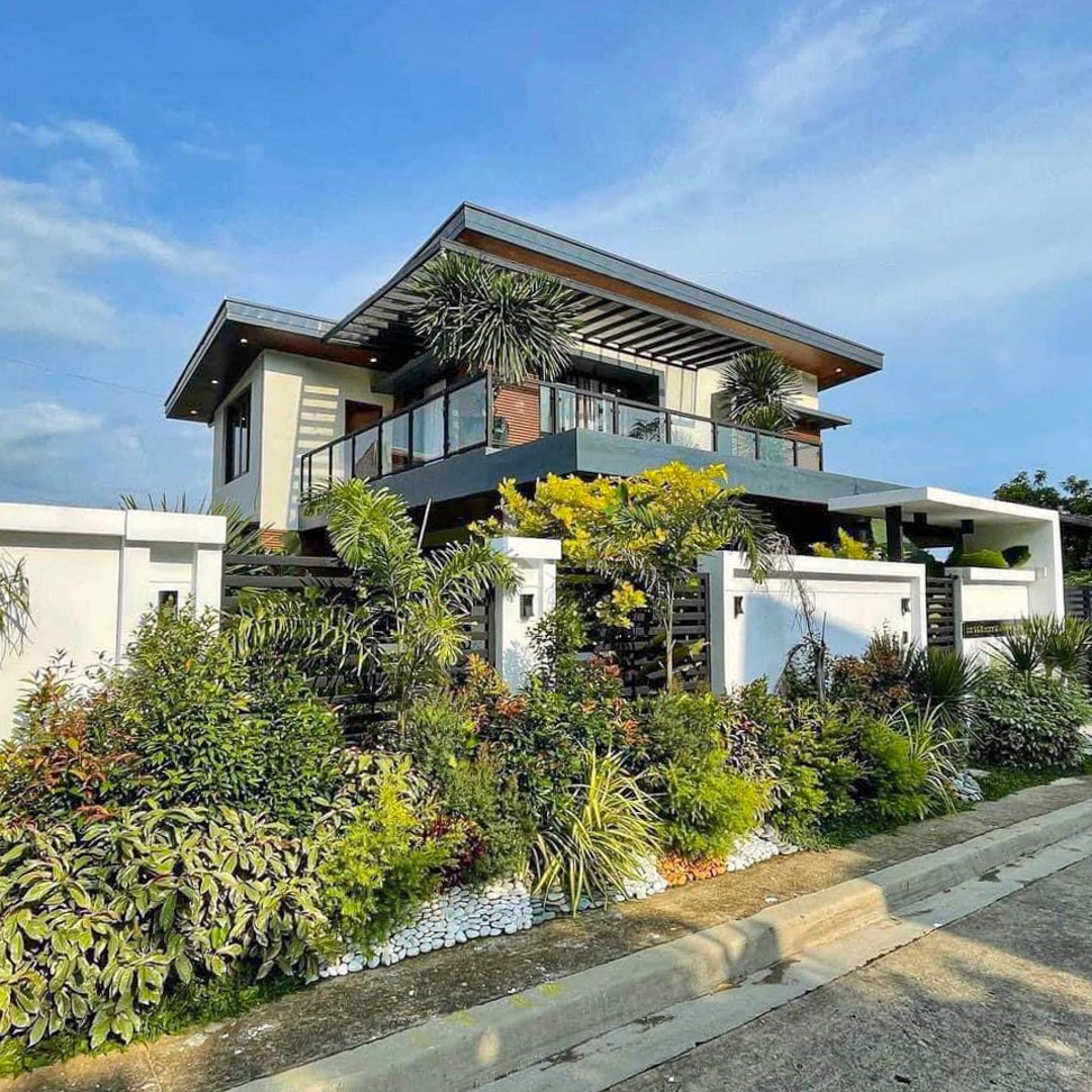 Stylish Modern Tropical House and Lot For Sale photo 1