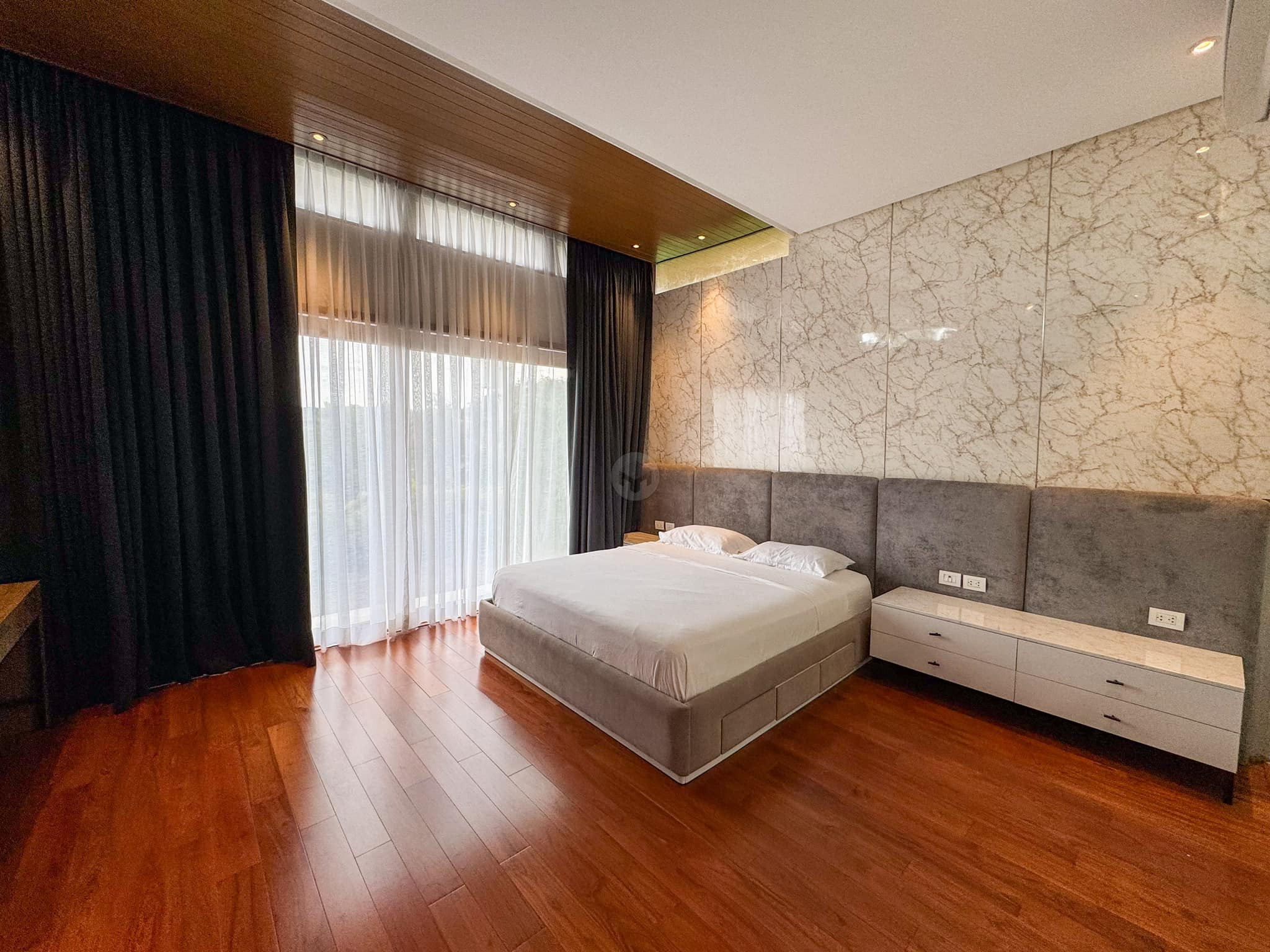 An Elegant 4 Bedroom House and Lot for Sale photo 4